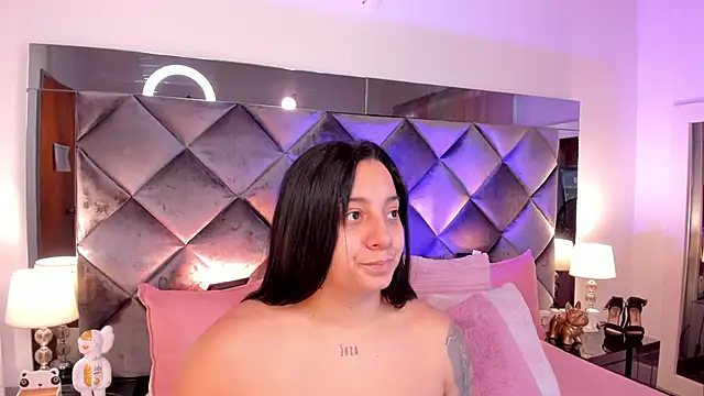 sofhiaa adaams online show from 02.26.25