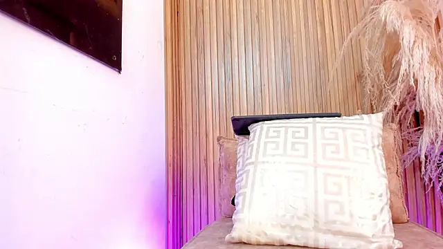 sofhiaa adaams online show from 02.08.26