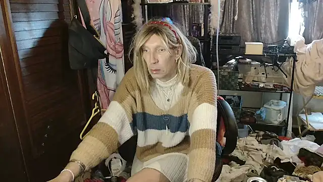 Ombeline1 online show from 11.22.25