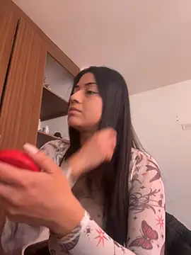 Juana19 online show from 10.24.25