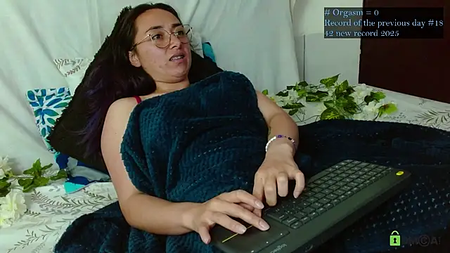 Hot Candy  online show from 02.11.26