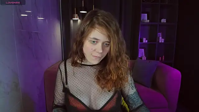 Snapshot of SophiePure chatting on 12.18.24 SophiePure online show from 12.18.24