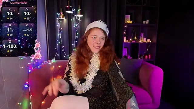 Snapshot of SophiePure chatting on 12.25.24 SophiePure online show from 12.25.24