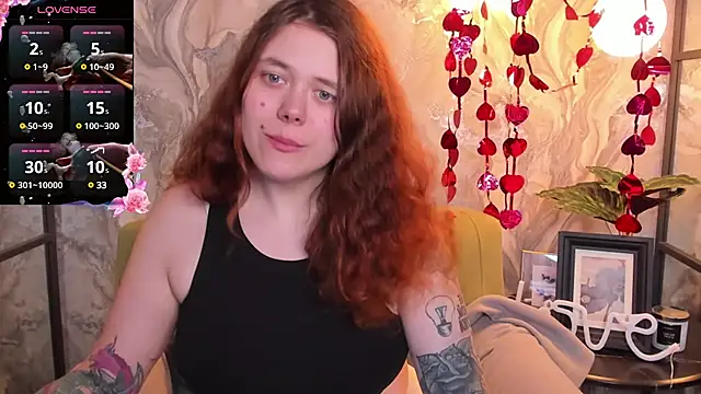 Snapshot of SophiePure chatting on 02.13.25 SophiePure online show from 02.13.25