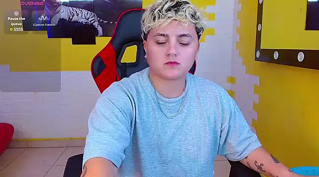 isabeautyx19 online show from 03.23.25