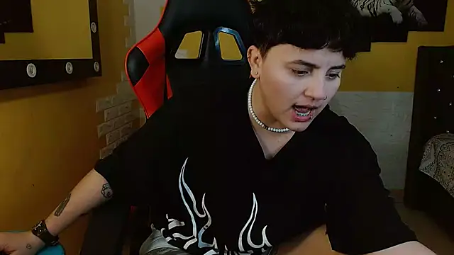 isabeautyx19 online show from 11.20.25