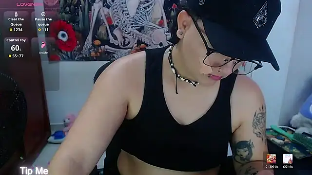 Snapshot of isabeautyx19 chatting on 05.25.26 isabeautyx19 online show from 05.25.26