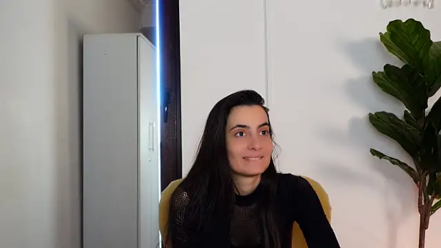 Snapshot of NinaCrystal1 chatting on 02.25.26 NinaCrystal1 online show from 02.25.26