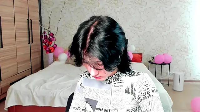 JulisSweet online show from 02.15.25