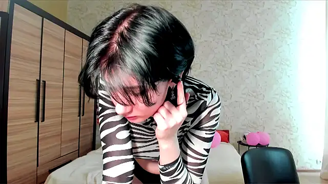 JulisSweet online show from 02.16.25