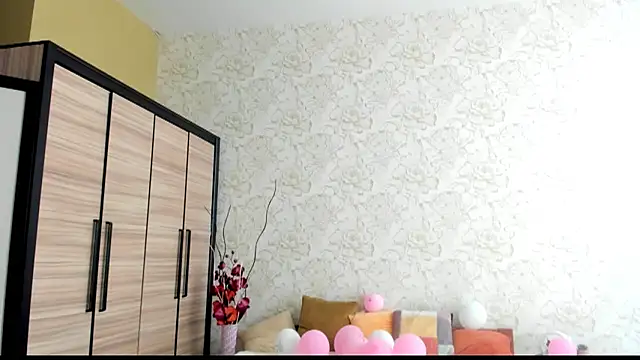 JulisSweet online show from 03.08.25