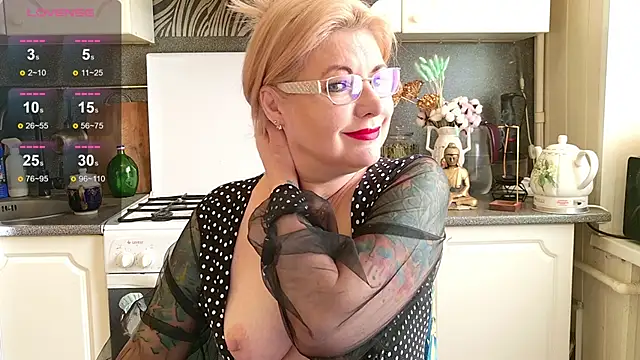 -Yourwoman- online show from 11.04.25