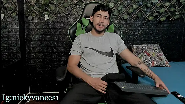 nicky vances online show from 10.22.25