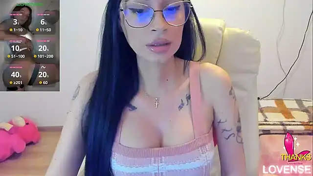 Snapshot of kissnicol32 chatting on 05.28.26 kissnicol32 online show from 05.28.26