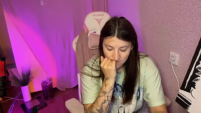 Katrin  kiss online show from 10.25.25