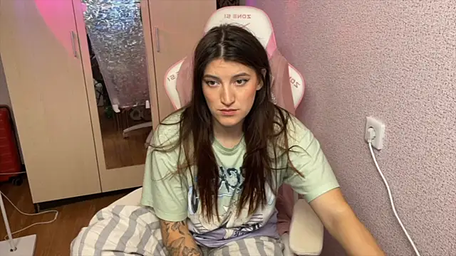 Snapshot of Katrin__kiss chatting on 04.25.26 Katrin kiss online show from 04.25.26