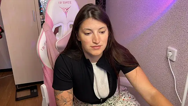 Snapshot of Katrin__kiss chatting on 06.24.26 Katrin kiss online show from 06.24.26