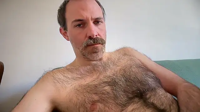 Snapshot of Brianjonest chatting on 04.08.26 Brianjonest online show from 04.08.26