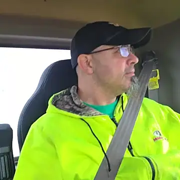 KrazyLegz online show from 10.25.25