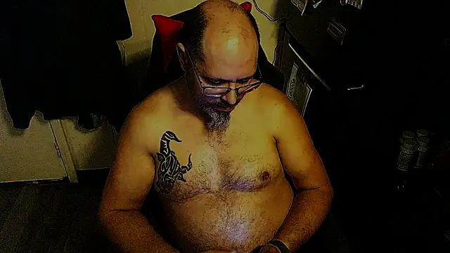 KrazyLegz online show from 12.20.25