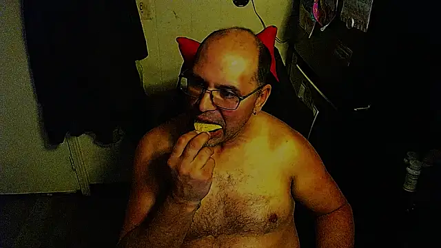 KrazyLegz online show from 12.22.25