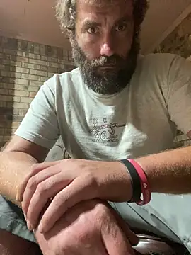 Snapshot of bigJohnson223 chatting on 10.02.25 bigJohnson223 online show from 10.02.25