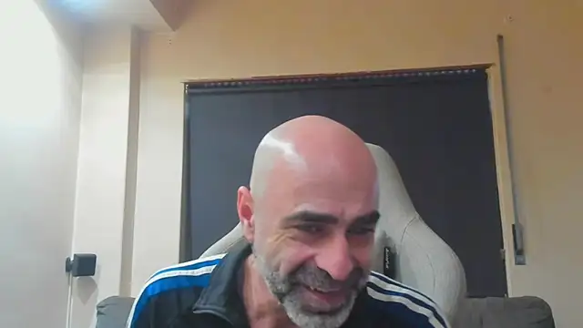 Snapshot of Bicopflirt chatting on 02.18.26 Bicopflirt online show from 02.18.26