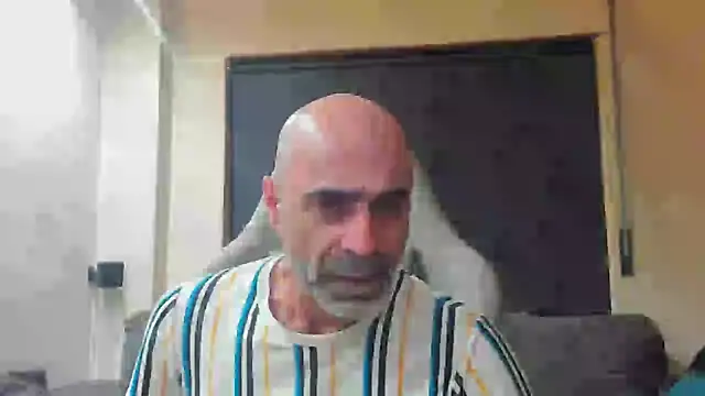 Snapshot of Bicopflirt chatting on 03.22.26 Bicopflirt online show from 03.22.26