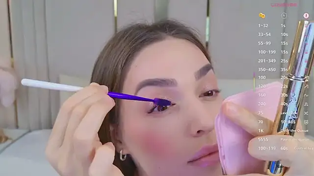 Snapshot of BellaHalles chatting on 02.21.26 BellaHalles online show from 02.21.26