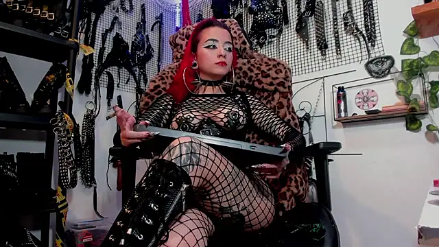 Snapshot of Agatha_BDSM chatting on 12.10.24 Agatha BDSM online show from 12.10.24