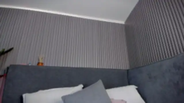 Snapshot of emelie_89 chatting on 06.27.26 emelie 89 online show from 06.27.26