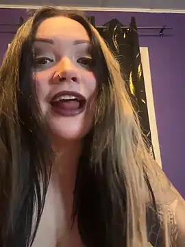 Snapshot of skinwalkingzombie chatting on 05.25.26 skinwalkingzombie online show from 05.25.26