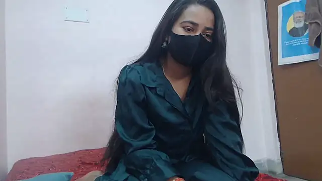 Snapshot of wildbabes chatting on 12.19.24 wildbabes online show from 12.19.24