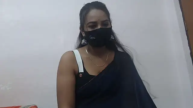 Snapshot of wildbabes chatting on 10.15.25 wildbabes online show from 10.15.25