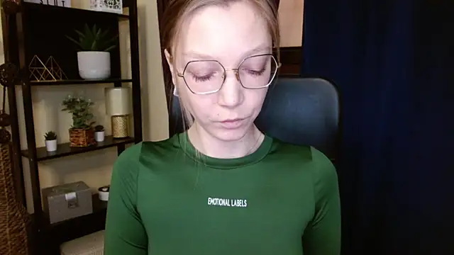 EmillyPlay online show from 02.09.26