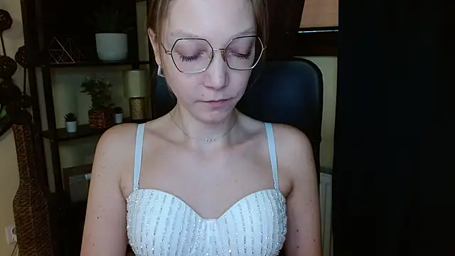 EmillyPlay online show from 02.14.26