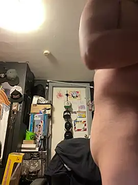 Snapshot of ElPollo77 chatting on 12.28.24 ElPollo77 online show from 12.28.24