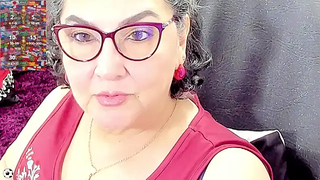Snapshot of cataleya_mom chatting on 06.26.26 cataleya mom online show from 06.26.26