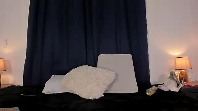 Jessica Herrera  online show from 02.22.25