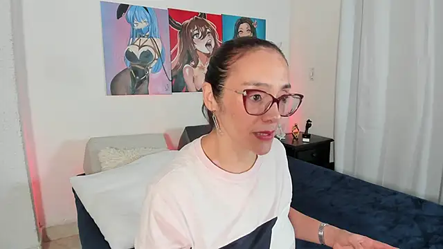 Jessica Herrera  online show from 09.17.25