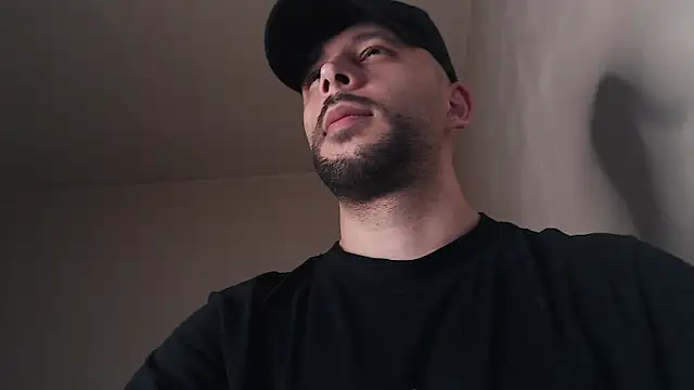 Snapshot of henryaxe chatting on 05.20.26 henryaxe online show from 05.20.26