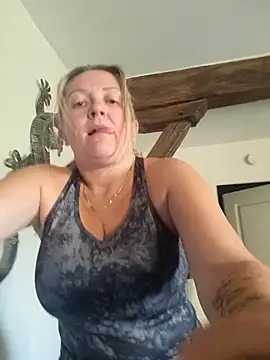 Snapshot of lady_charlyne chatting on 02.26.25 lady charlyne online show from 02.26.25