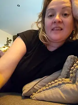 Snapshot of lady_charlyne chatting on 11.19.25 lady charlyne online show from 11.19.25