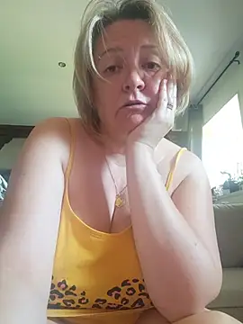 Snapshot of lady_charlyne chatting on 05.27.26 lady charlyne online show from 05.27.26