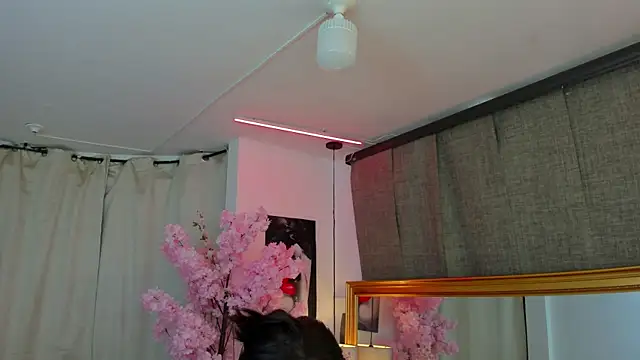 IsseyMz online show from 12.25.24