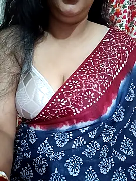 Snapshot of Priya_Boudi chatting on 04.28.26 Priya Boudi online show from 04.28.26