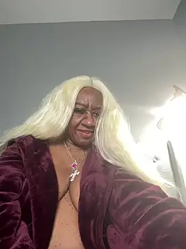 BreanaDivine online show from 02.15.25