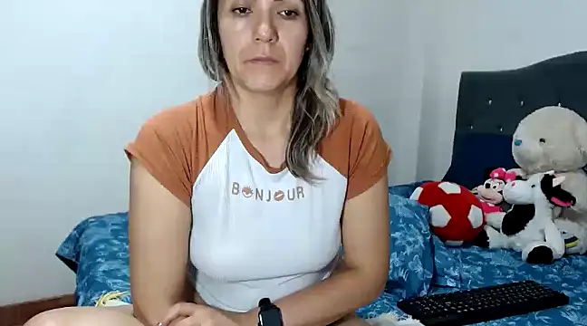 Chantal hott online show from 02.21.25