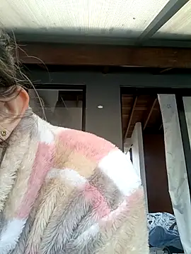 Chantal hott online show from 10.28.25