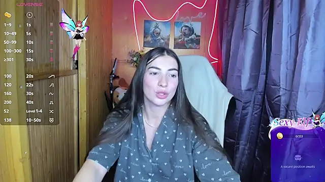 Fiery Brunette  online show from 12.27.24